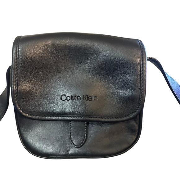 Calvin Klein Black Leather Crossbody Bag Flap Closure Y2K 90s Retro Vintage - Picture 1 of 9